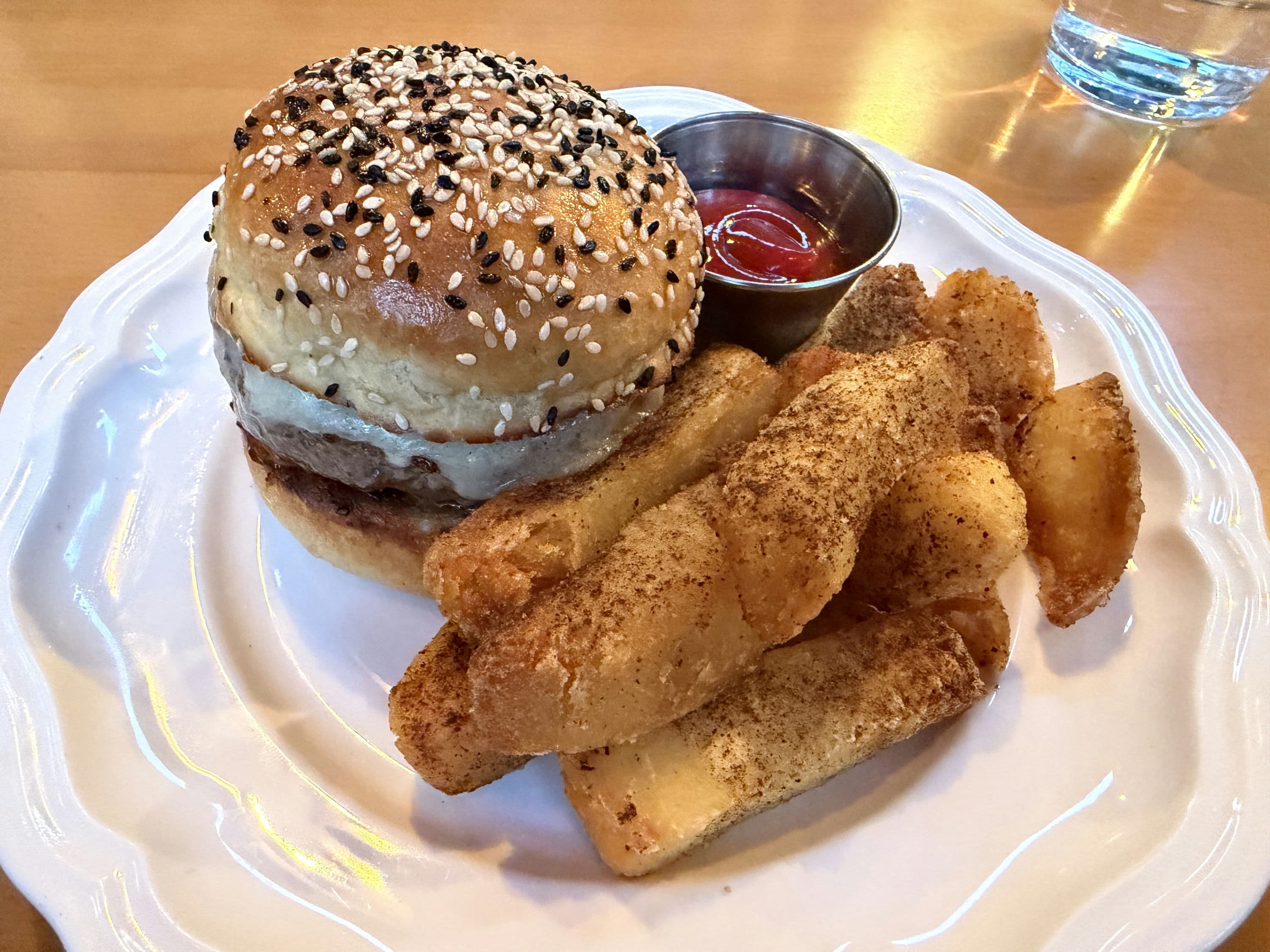 RT Bistro — RT Bistro Burger